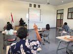 simulasi-hybrid-learning-di-sekolah-budi-utama-yogyakarta-2.jpg