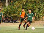 skuat-timnas-u-22-saat-melakoni-tc-di-lapangan-yis.jpg