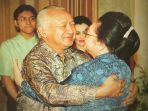 soeharto-dan-ibu-tien-soeharto_20170919_141449.jpg