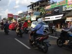 sore-ini-simpang-empat-bulaksumur-ugm-ramai-lancar_20180723_153845.jpg