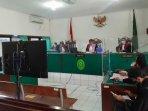 suasana-persidangan-kasus-sate-sianida-yang-digelar-secara-daring.jpg