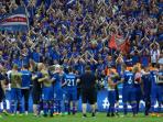 suporter-dan-pemain-islandia_20160625_130347.jpg