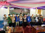 sutrisna-wibawa-dan-mahmud-ardi-widanto-tengah-bersama-pimpinan-dari-4-parpol.jpg