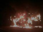 tabrak-pejalan-kaki-hingga-tewas-bus-angkutan-umum-dibakar-massa-2.jpg