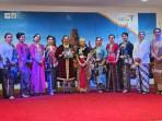 takhta-suci-kebaya-menari-ok.jpg