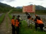 tanda-bahaya-gas-beracun-kawah-timbang-dieng.jpg