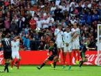 tendangan-bebas-gareth-bale_20160616_211341.jpg