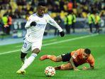 vinicius-junior-vs-dodo-di-liga-champions-antara-shakhtar-donetsk-vs-real-madrid.jpg