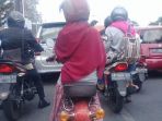 viral-medsos-foto-mbak-mbak-mengendarai-motor-pitung-ini-jadi-perbincangan-warganet_20180304_133353.jpg