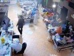 viral-pasien-covid-19-membeludak-di-rssa-malang.jpg