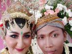 viral-tukang-sapu-jalanan-nikahi-arzum-balli-bule-cantik-asal-austria-berawal-dari-hobi-smule-1.jpg