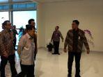 wakil-presiden-republik-indonesia-jusuf-kalla-meninjau-proyek-pembangunan-yia-2.jpg