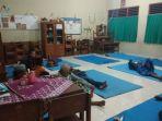 warga-padukuhan-klepu-yang-mengungsi-setelah-ews-berbunyi.jpg