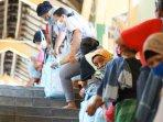 yayasan-dana-kemanusiaan-kompas-salurkan-bantuan-sembako-untuk-buruh-gendong-di-diy.jpg