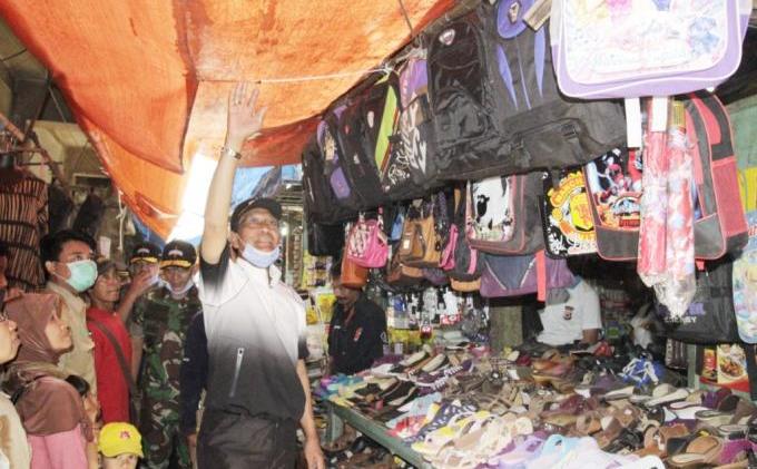 Ini Dia Foto-Foto Sultan Meninjau Lokasi Terdampak Abu Kelud - Sultan.jpg