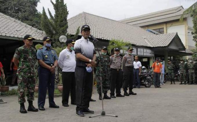 Ini Dia Foto-Foto Sultan Meninjau Lokasi Terdampak Abu Kelud - Sultan_1.jpg