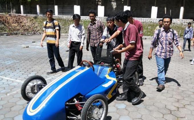 Force Unisi, Mobil Listrik Android Karya Mahasiswa UII - mobil_UII_2.jpg