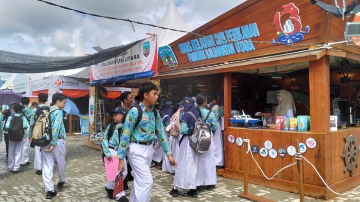 131125 stand pameran OPD Pemprov Kaltara