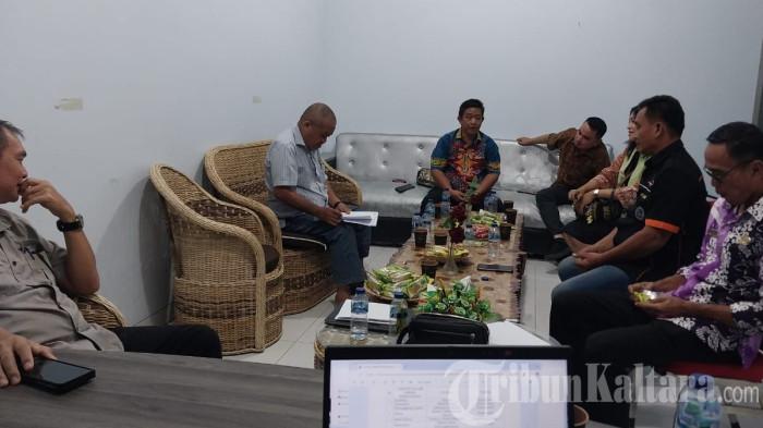 PENYESUAIAN UMK MALINAU - Disnaker dan DPK Malinau membahas komponen penyesuaian UMK Malinau 2026, Kamis (18/12/2025). Penyesuaian berdasar PP Pengupahan baru yang terbit 17 Desember 2025.