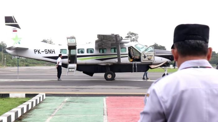 JADWAL PENERBANGAN - Ilustrasi tampak salah satu pesawat saat berada di Bandara Tanjung Harapan Tanjung Selor belum lama ini. Simak update jadwal penerbangan maskapai Susi Air dari Tanjung Selor ke Long Bawan, Rabu 10 Juni 2026 hari ini, di mana harga tiket kini naik Rp100.000 per orang.