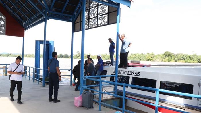 JADWAL SPEEDBOAT - Tampak speedboat reguler saat bersandar di Pelabuhan Kayan II, Tanjung Selor, untuk melayani penumpang tujuan Tarakan, saat diabadikan belum lama ini. Lihat jadwal speedboat dari Tanjung Selor ke Tarakan terbaru 2026, yang dilengkapi tarif, pada Kamis (30/4/2026). (TribunKaltara.com/Desi Kartika Ayu Nuryana)