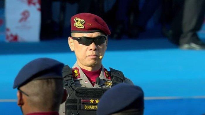 PROFIL KAPOLDA MALUKU - Irjen Dadang Hartanto saat jadi komandan upacara Hari Bhayangkara ke-79 2025. Simak profil Kapolda Maluku Irjen Pol Dadang Hartanto, lulusan Akpol 1994 bergelar profesor, yang dulu dipuji Presiden Prabowo Subianto.