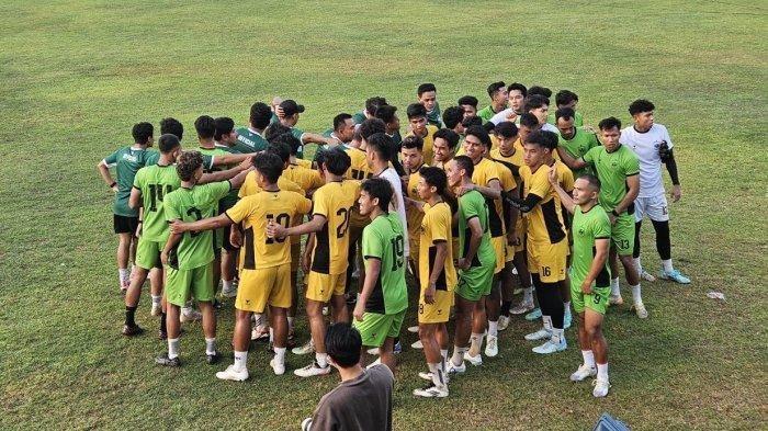 KONDISI PEMAIN PSIS - Skuat PSIS Semarang kembali melaksanakan latihan untuk persiapan menghadapi kompetisi Liga 2 di Lapangan Bumi Gelora Mintarsih, Semarang, pada Selasa (1/7/2025) sore. Berikut ini update kondisi pemain PSIS Semarang terbaru jelang kick off Liga 2 2025/2026, Kahudi Bahyu beri bocorannya. TribunJateng.com/Hermawan Endra