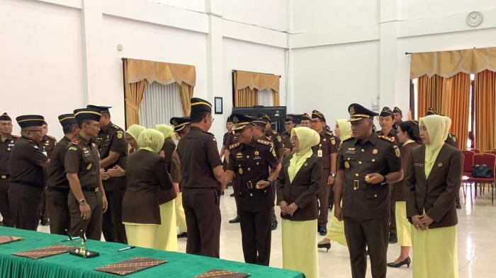 Lantik Lima Pejabat Strategis Baru, Berikut Pesan Kajati Kaltara Yudi Indra Gunawan