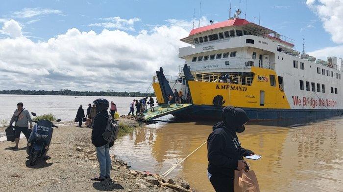 TRANSPORTASI AIR - Keberangkatan kapal feri KMP Manta dari Tana Tidung ke Tarakan dijadwalkan hari ini, Selasa (5/8/2025). Berlayar dari Pelabuhan Sebawang Kalimantan Utara.