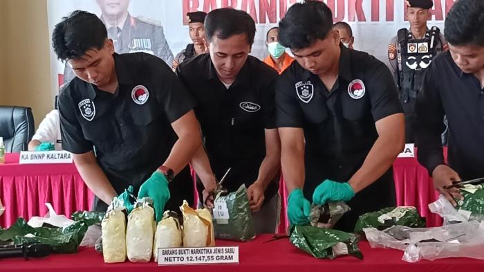 Kapolda Kaltara musnahkan sabu 02 070820256.jpg