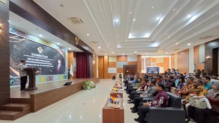 Kepala BPK Perwakilan Provinsi Kalimantan Utara, Dwi Sabardiana saat menyampaikan sambutan