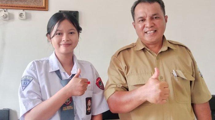 HASIL TKA - Kepala SMK Negeri 1 Tanjung Palas Utara, Jarmanta Sudibya (kanan) saat ditemui TribunKaltara.com di sekolahnya. Jarmanta Sudibya bilang, siswa dapat menggunakan hasil TKA untuk mawas diri, untuk melihat kemampuan diri masing-masing.