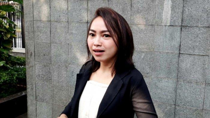 SIDANG AHLI WARIS - Arsip foto Mpok Alpa dari Warta Kota 25 Juni 2020. Sidang ahli waris mendiang Mpok Alpa ditunda lantaran anak sulungnya, Sherly mendadak hilang dan tak bisa dihubungi.