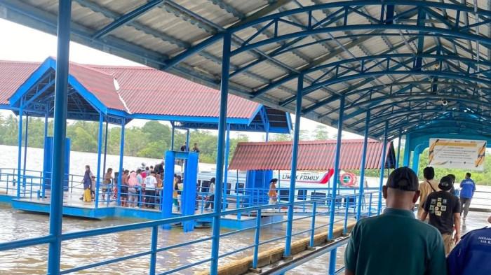 PENUMPANG SPEEDBOAT REGULER - Aktivitas penumpang speedboat reguler di Pelabuhan Kayan II  Tanjung Selor Bulungan Kalimantan Utara jelang jadwal keberangkatan setiap harinya