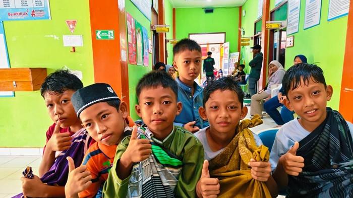 Peserta khitanan massal mengikuti kegiatan yang digelar Baznas Nunukan