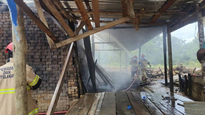 Rumah produksi batu bata di Nunukan terbakar 02 03062026