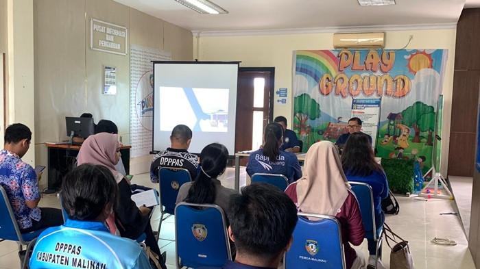 TAHAP AKHIR - Suasana pemaparan dokumen kajian pembentukan layanan perlindungan teknis, Kabupaten Malinau. Naskah akademik yang telah masuki tahap akhir ini menjadi dasar hukum utama pembentukan struktur unit yang baru.
(TRIBUNKALTARA.COM/MOHAMMAD SUPRI)