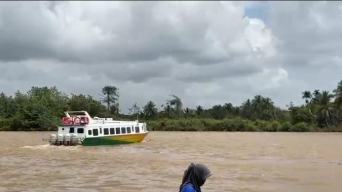 JADWAL SPEEDBOAT - Tampak salah satu speedboat yang baru saja bertolak dari Pelabuhan Kayan II Tanjung Selor, menuju Kota Tarakan, Kaltara belum lama ini.