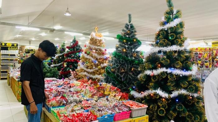 Warga Bulungan Mulai Berburu Pernak-pernik Natal 2025, Ini Terbanyak Dicari