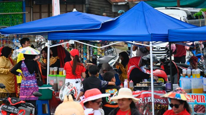 Sehari Jualan di Pawai Pembangunan Kecamatan Malinau Kota, Omzet Pelaku UMKM Tembus Rp 700 Ribu - Tribunkaltara.com