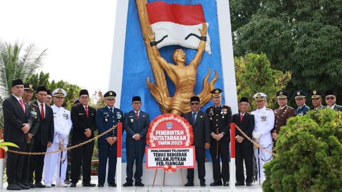 Ziarah makam pahlawan 02 10112025.jpg