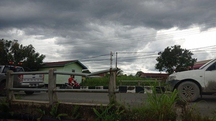 PRAKIRAAN CUACA KALTARA - Cuaca berawan tebal sore hari di Kecamatan Malinau Kota, Kabupaten Malinau, Provinsi Kalimantan Utara, beberapa waktu lalu. Simak prakiraan cuaca Kaltara hari ini Rabu 6 Agustus 2025, didominasi berawan tebal, Nunukan hujan sejak pagi hingga malam.