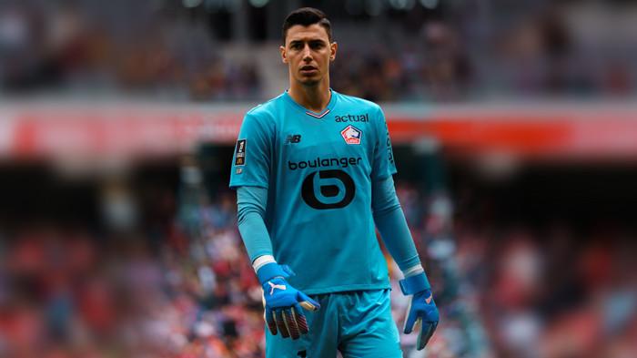 Kiper LOSC Lille, Berke Ozer pada musim 2025/2026. (X/@losclive)