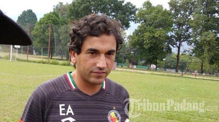 KOMENTAR EDUARDO ALMEIDA - Pelatih Semen Padang, Eduardo Almeida. Simak komentar Eduardo Almeida usai Semen Padang gebuk Dewa United di Super League, PSM Makassar jadi korban selanjutnya?(TribunPadang.com/reziazwar)