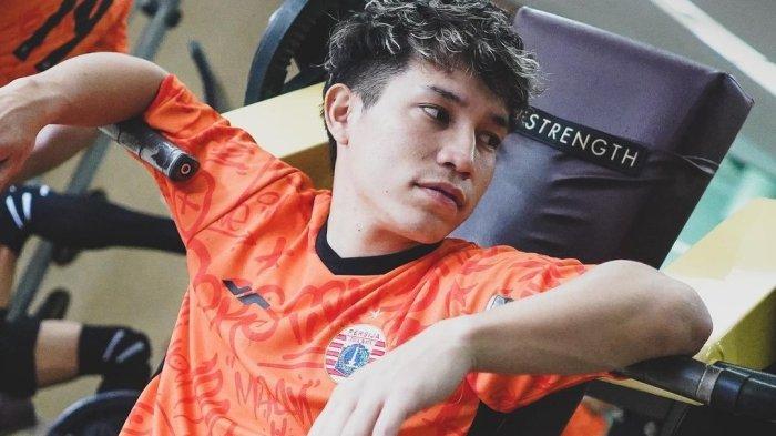 Pemain Persija Jakarta Ryo Matsumura di sela latihan.