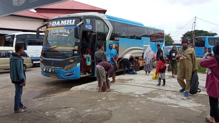 JADWAL DAMRI - Tampak aktivitas di Terminal Damri Tanjung Selor, saat diabadikan TribunKaltara.com beberapa waktu lalu. Catat jadwal Damri Tanjung Selor hari ini, yang dilengkapi tarif termurah hingga termahal, pada Minggu (25/1/2026). (ARSIP-TribunKaltara.com)