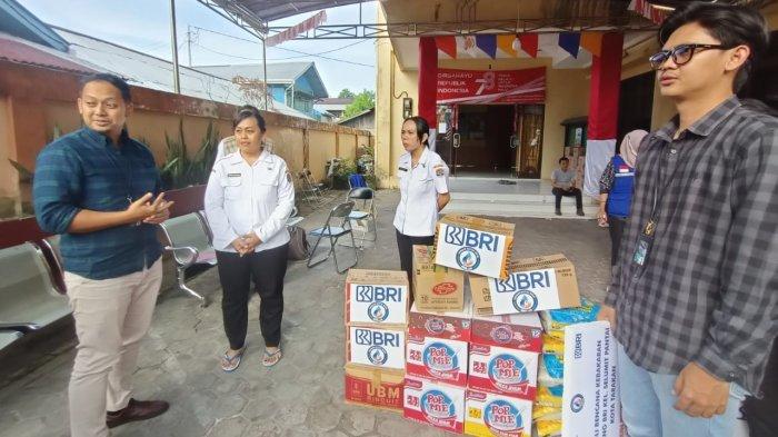 Swadaya Kumpulkan Donasi, BRI Tarakan Ikut Salurkan Bantuan Sembako ke Lokasi Pengungsi Kebakaran