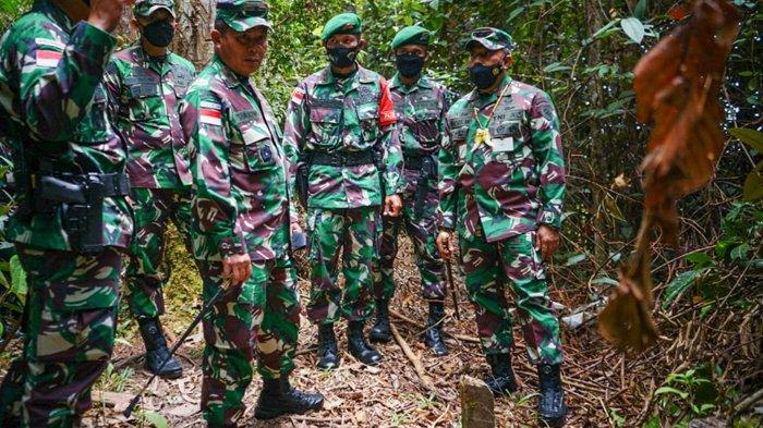 Tinjau Pelosok Perbatasan RI-Malaysia, Jenderal TNI Beri Pesan Khusus ke Prajurit