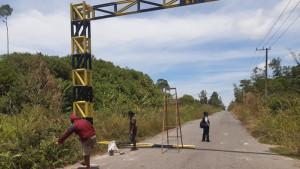 091025-portal-di-Jalan-Seputuk-Kapuak_2.jpg