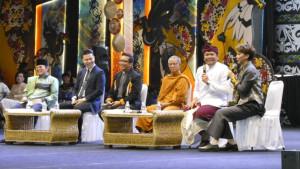 20251023-Lima-pemuka-agama-berbagi-pandangan-tentang-kasih-dan-toleransi-di-Festival-Irau-Malinau.jpg